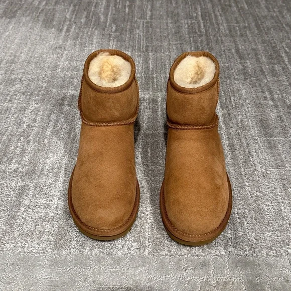 New Uggs Ugg classic mini chestnut size 6 / 37 - Picture 2 of 8
